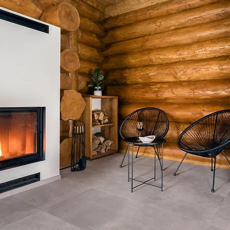 Loghouse Madeira, Fuzine. * Fužine