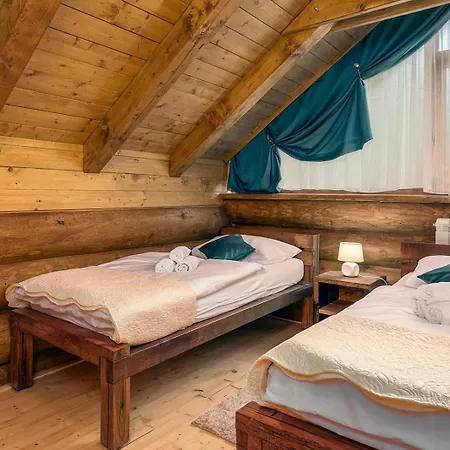 Loghouse Madeira, Fuzine.