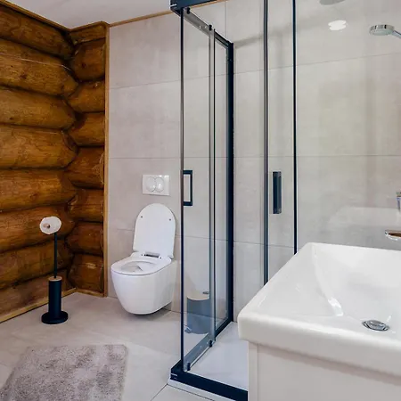 Loghouse Madeira, Fuzine.