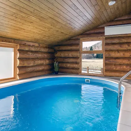 Loghouse Madeira, Fuzine. Fužine